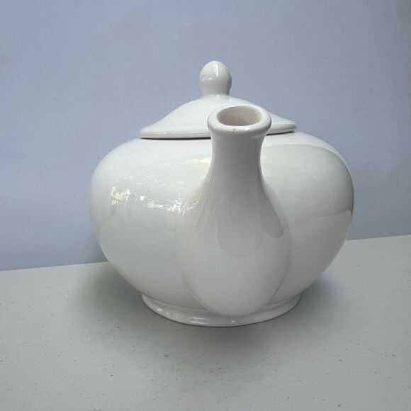 Vintage Pottery Barn BEE White China Tea Pot with mugs 8 oz - Picture 3 of 11